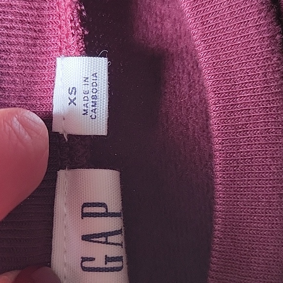 GAP Crew Neck Sweatshirt Maroon W/ Shiny Letters Woman's XS - Picture 6 of 8